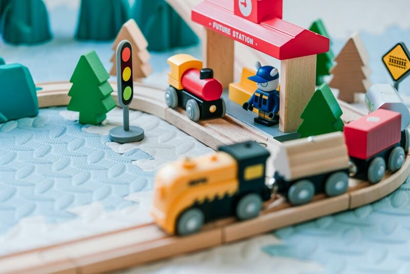 Voyager en train avec des enfants : le guide pratique pour un trajet serein